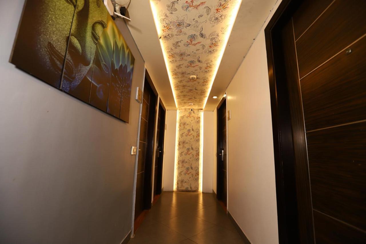 Twin Tree Naraina Delhi Local Ids Allowed Hotel