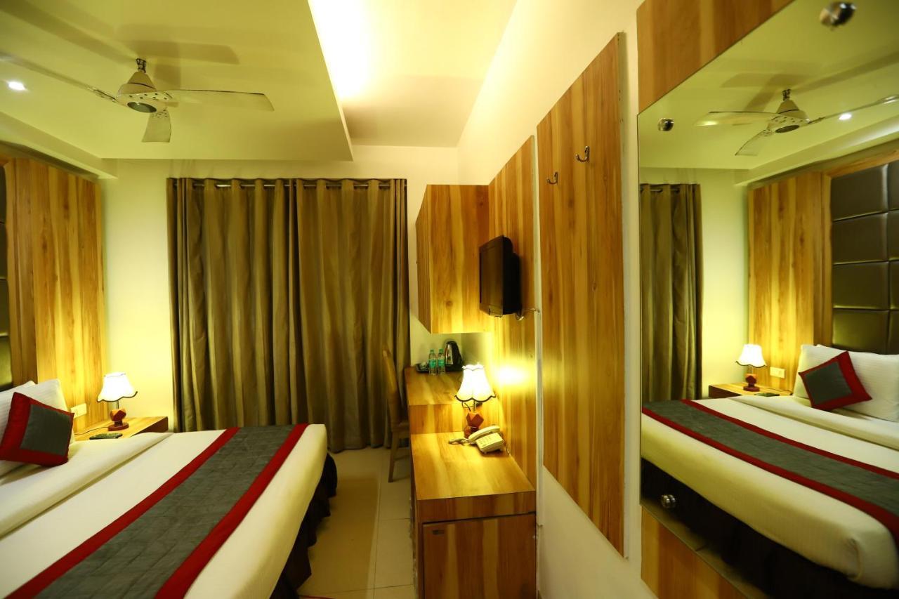 Hotel Twin Tree Naraina Delhi Local Ids Allowed New Delhi