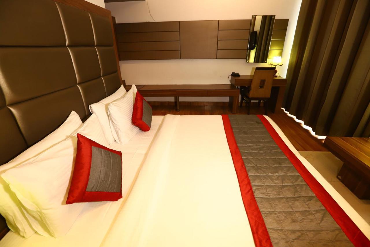 Hotel Twin Tree Naraina Delhi Local Ids Allowed 3*