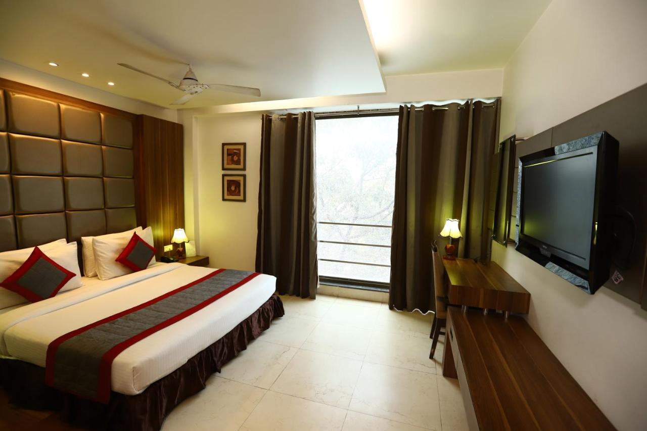 Twin Tree Naraina Delhi Local Ids Allowed New Delhi