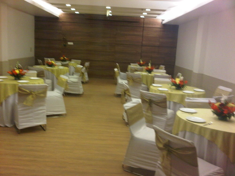 Twin Tree Naraina Delhi Local Ids Allowed Hotel New Delhi