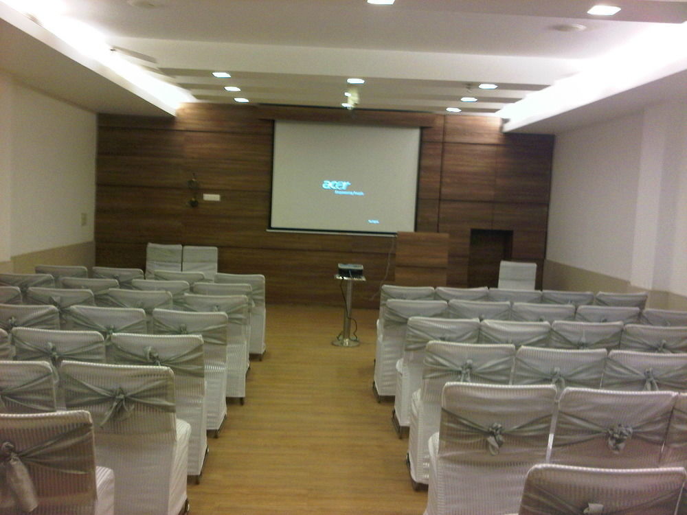 Hotel Twin Tree Naraina Delhi Local Ids Allowed